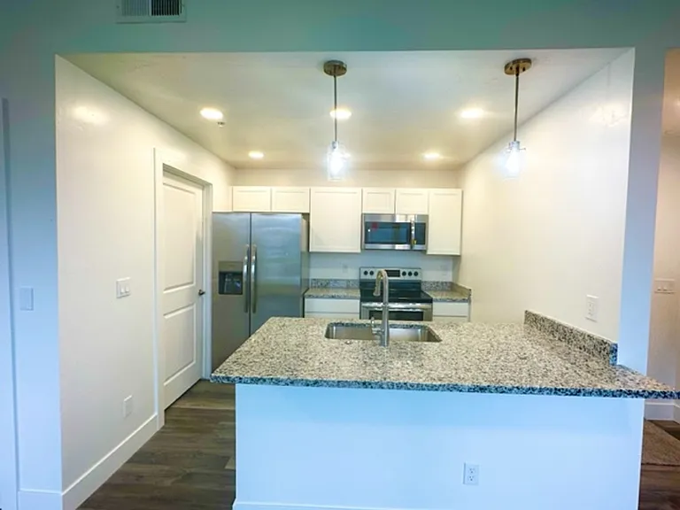 1553 Clear Creek — Photo 5