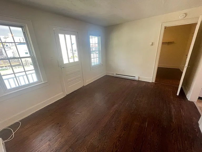 126B Suffolk Ave — Photo 6