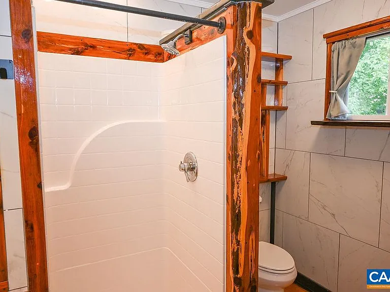 315 Caroline Ave — Photo 44