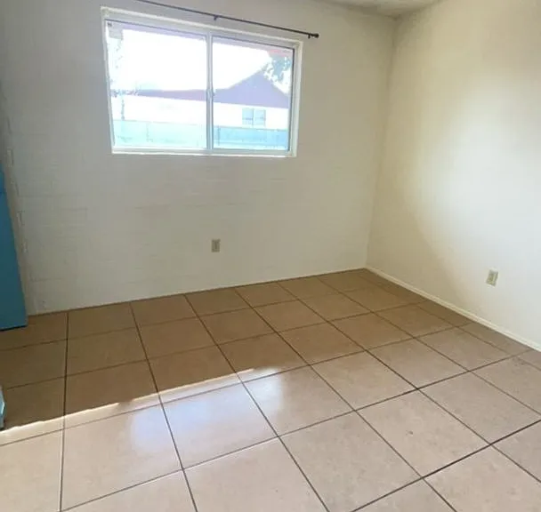 2842 N Los Altos Ave — Photo 18