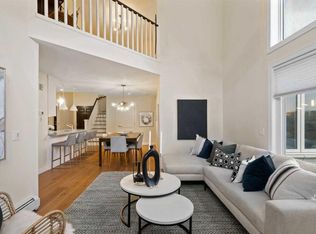 881 N 15th Ave SW #511, Calgary, AB T2R 1R8