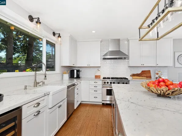 44 Bates Blvd, Orinda, CA 94563