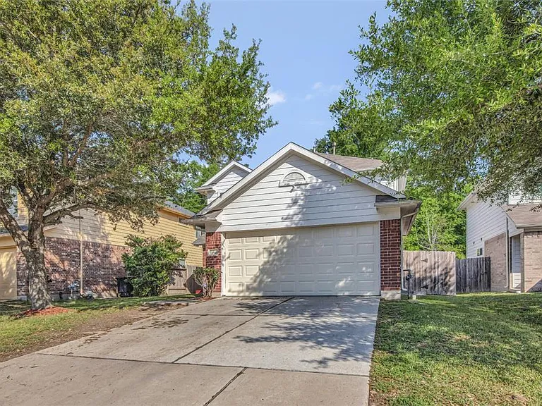 2927 Cypress Island Dr — Photo 1