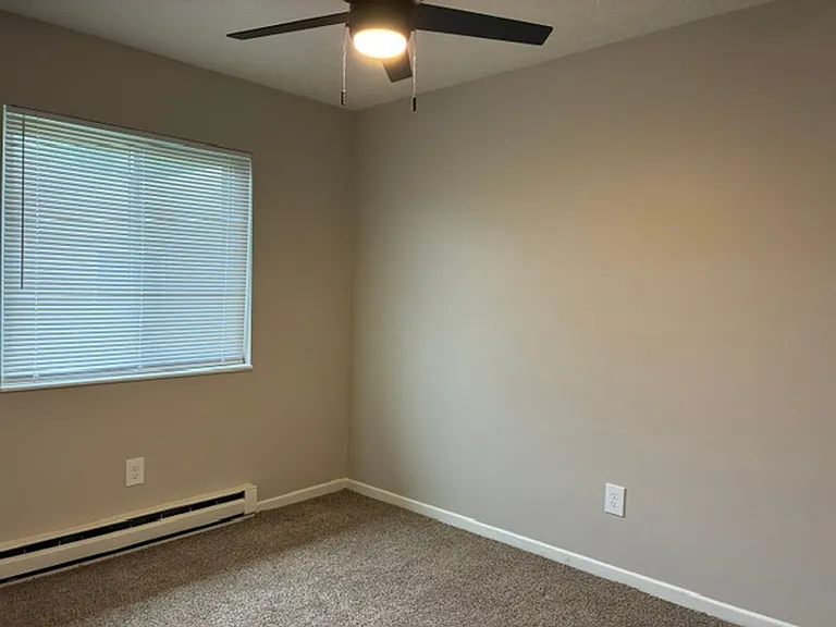 Waynedale Circle Apartments — Photo 61