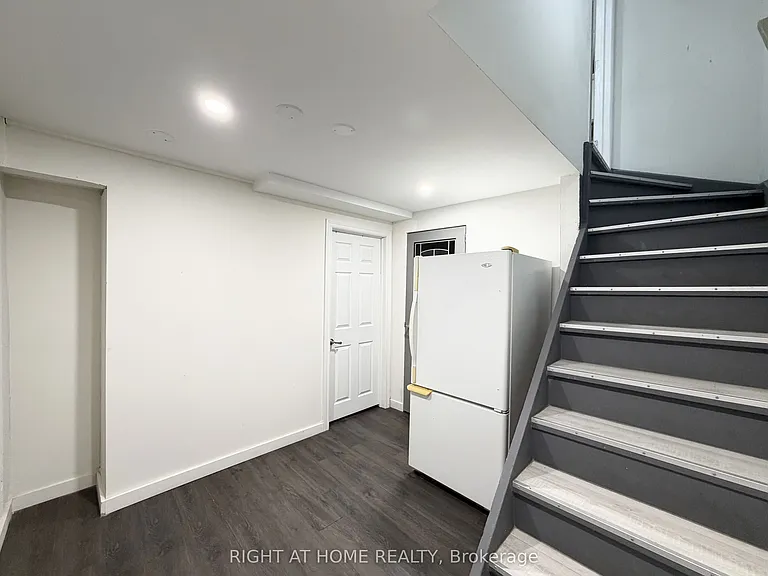 1010 Glen St #91 — Photo 21