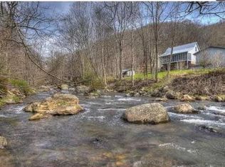 362 Rockdale Rd, Bakersville, NC 28705