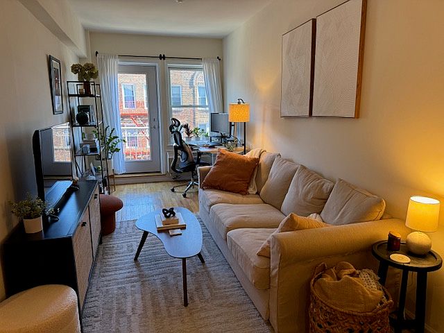 1st image of 4132 44th St APT 6B