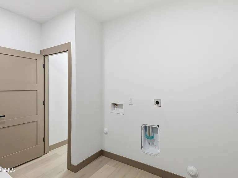 2813 E Trumbull Rd #1 — Photo 19