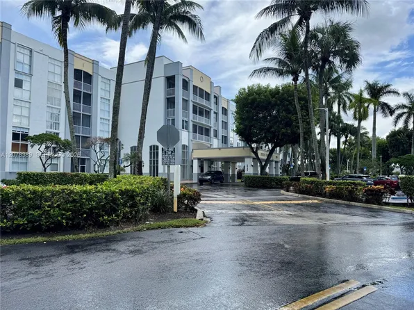 9725 NW 52nd St APT 109, Doral, FL 33178