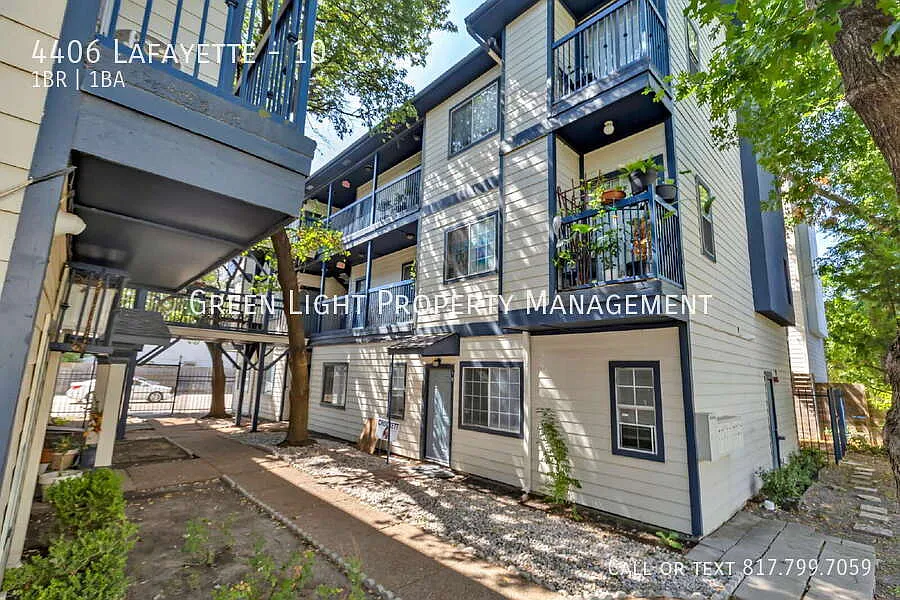 4406 Lafayette St #10