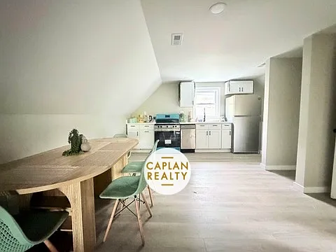 2 bed, $1,990 — Photo 2