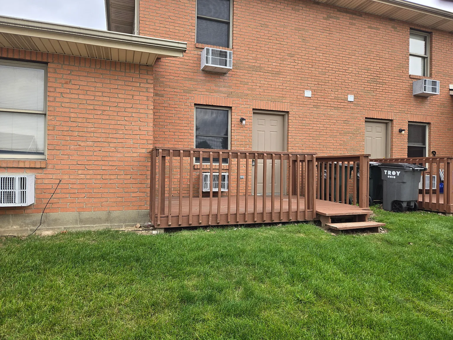 2 bed, 1.5 bath, 900 sqft, $1,250 — Photo 2
