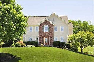1st image of 130 Greenbriar Dr