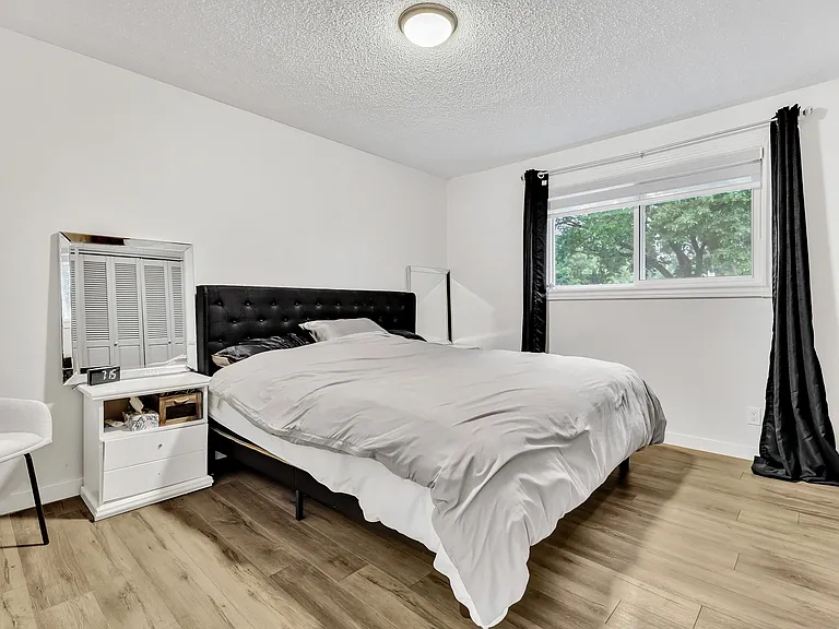 239 Oakview Ave — Photo 9
