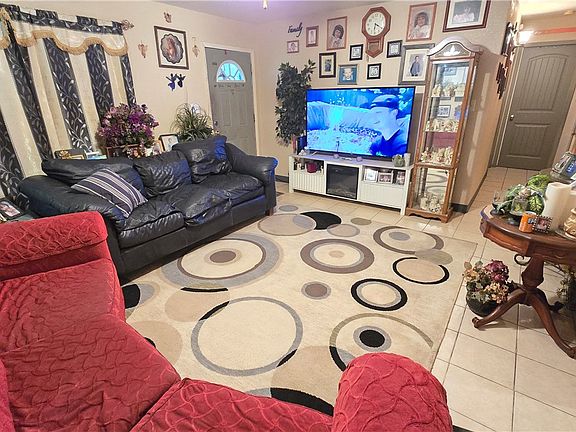 4th image of 718 Morrison Pl