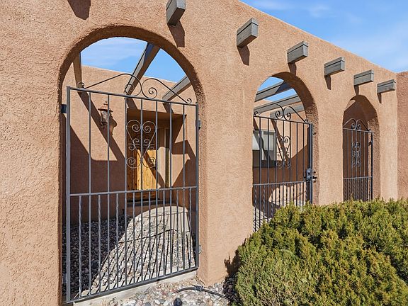 4th image of 13513 Terragon Dr NE
