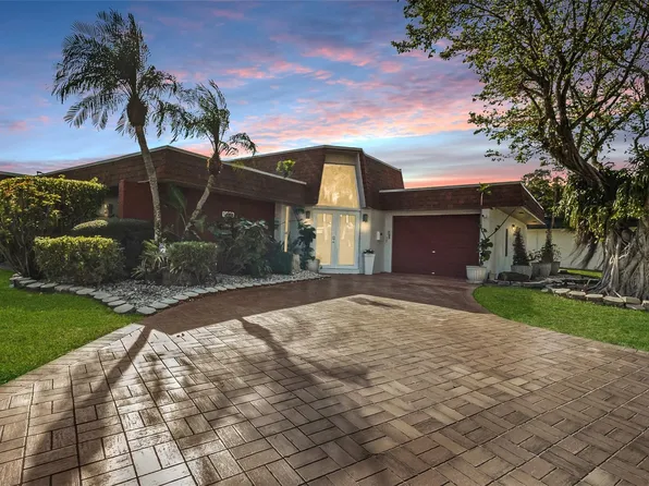 5702 Melaleuca Drive, Tamarac, FL 33319