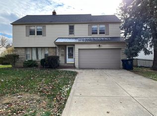 23414 Greenlawn Ave, Beachwood, OH