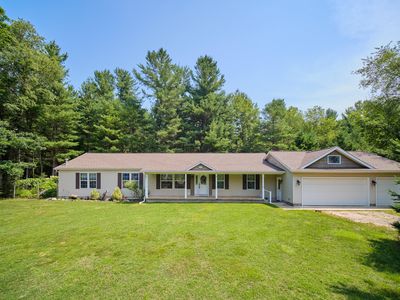 9155 Ivanhoe Dr, Onekama, MI, 49675