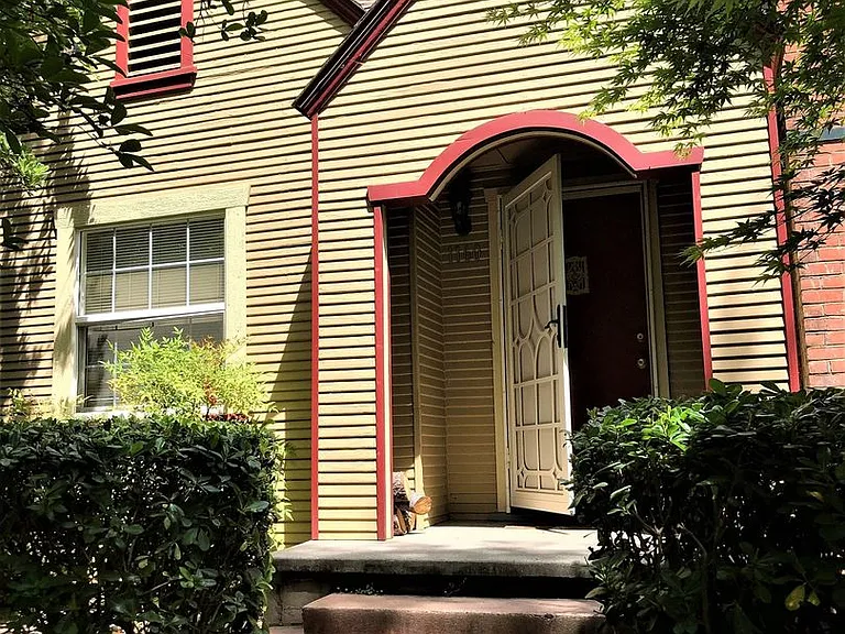 1160 Palm Ave — Photo 1