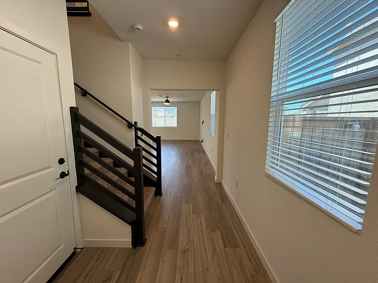 4529 Deer Point Ct — Photo 3