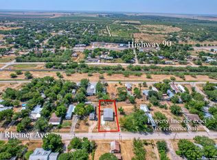 528 W Rheiner Ave, Sabinal, TX 78881