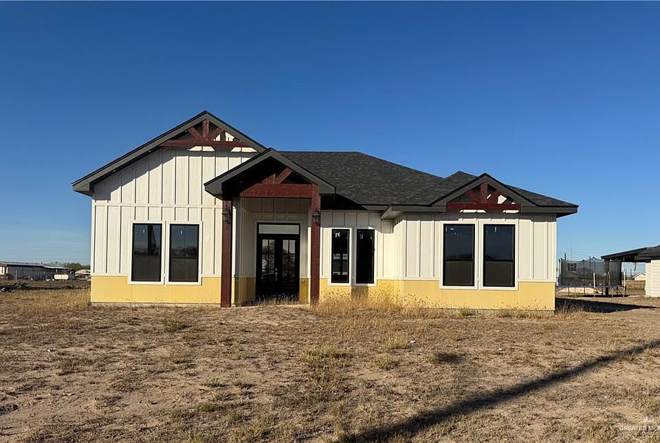 1st image of 2869 La Maceta St