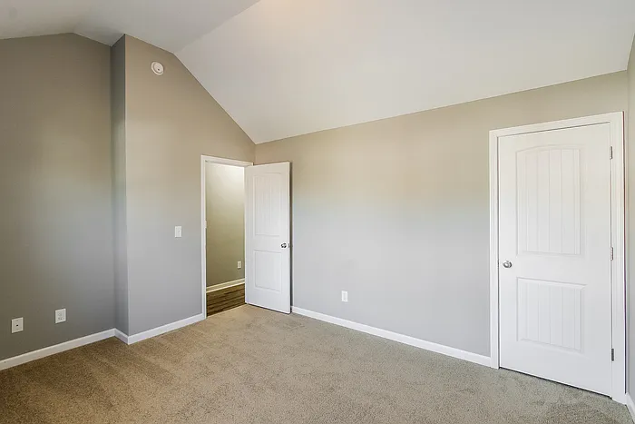 465 Lory Ln — Photo 4