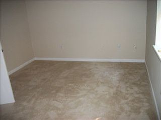 3rd image of 223 Wheatfield Dr