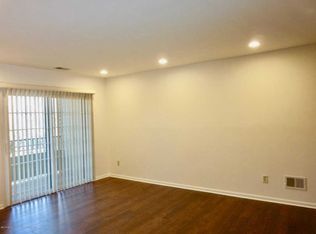 1605 Stoneridge Cir #1605, Helmetta, NJ 08828