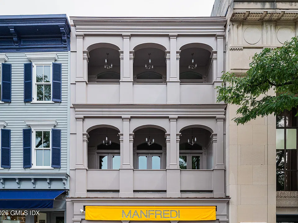 121 Greenwich Ave