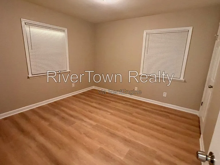 1511 Elkwood St — Photo 7