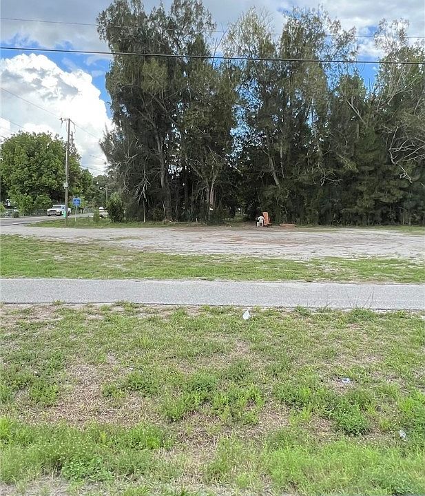 1st image of 2265 Laurel Ln