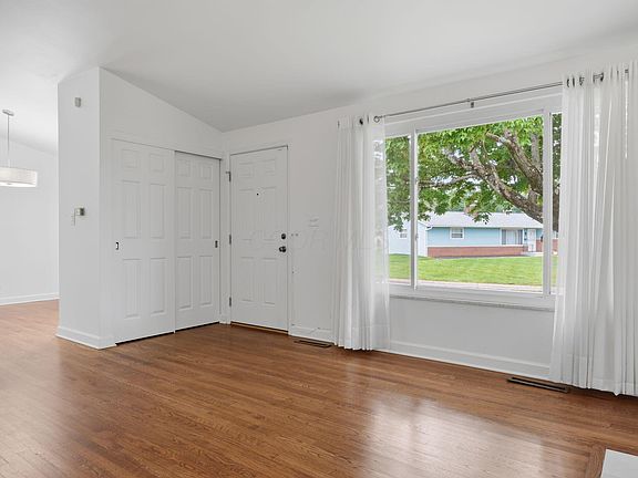 3rd image of 1530 Garywood Ave