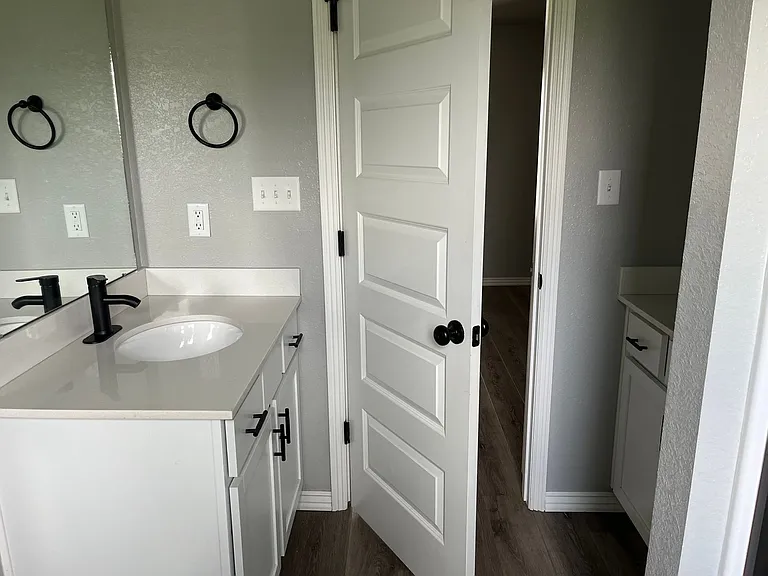 1518 Northridge Dr E — Photo 31
