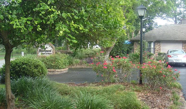 467 Bluebird Ct — Photo 2
