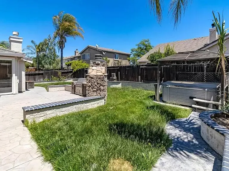 764 Mount Rushmore Ave — Photo 15