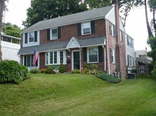 25 Pine Valley Rd, Broomall, PA 19008