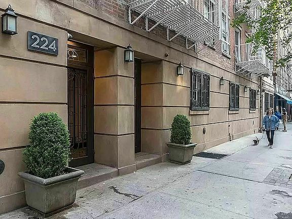 3rd image of 224 Sullivan St APT D1