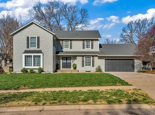 2030 SW Briarwood Dr, Topeka, KS 66611