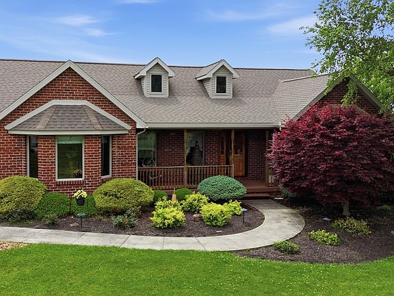 3rd image of 1555 Burnison Rd