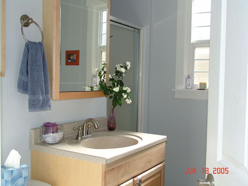 2nd floor half bath