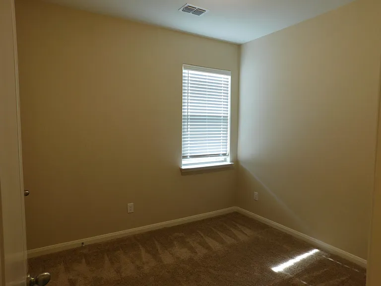 304 Aaron St — Photo 25
