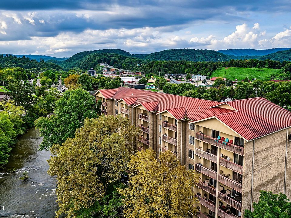 1st image of 3919 S River Rd #604