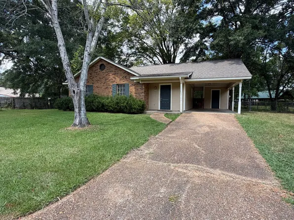 1695 Ravenwood Ln, Pearl, MS 39208