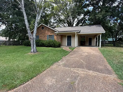 1695 Ravenwood Ln Photo 1