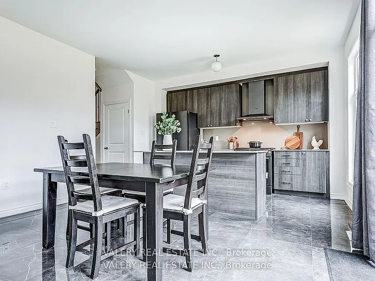 26 Sam Battaglia Cres — Photo 3