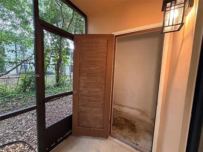 400 Commodore Dr #101 — Photo 33