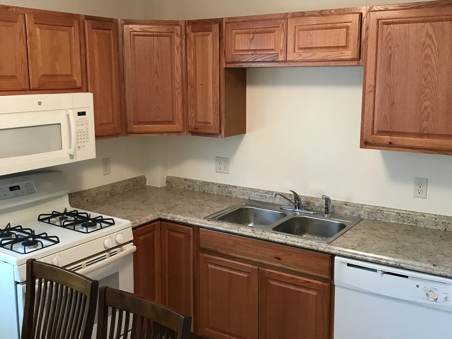 114 Highland Place - 3 — Photo 3