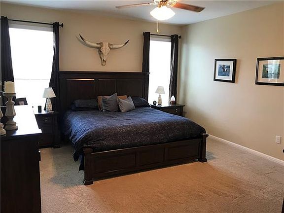 2nd image of 16433 Aventura Ave